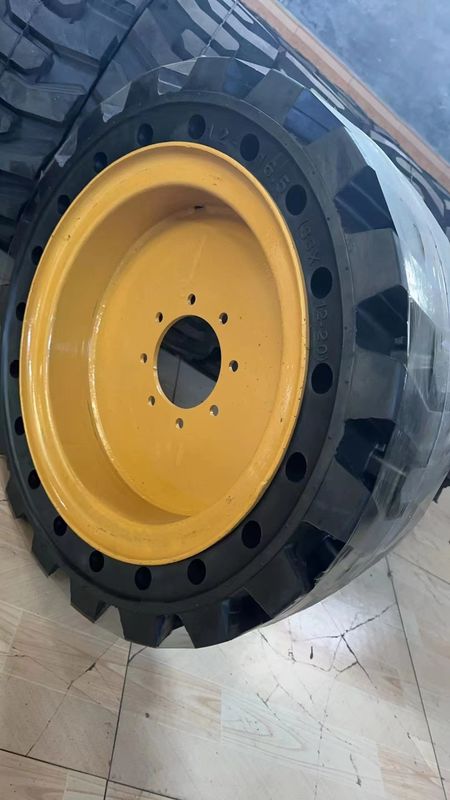 Skid Steer Solid Tyres 10-16.5  12-16.5 Skid steer loader tires for Bobcat skid loaders , CAT skid loader , DEERE , JCB